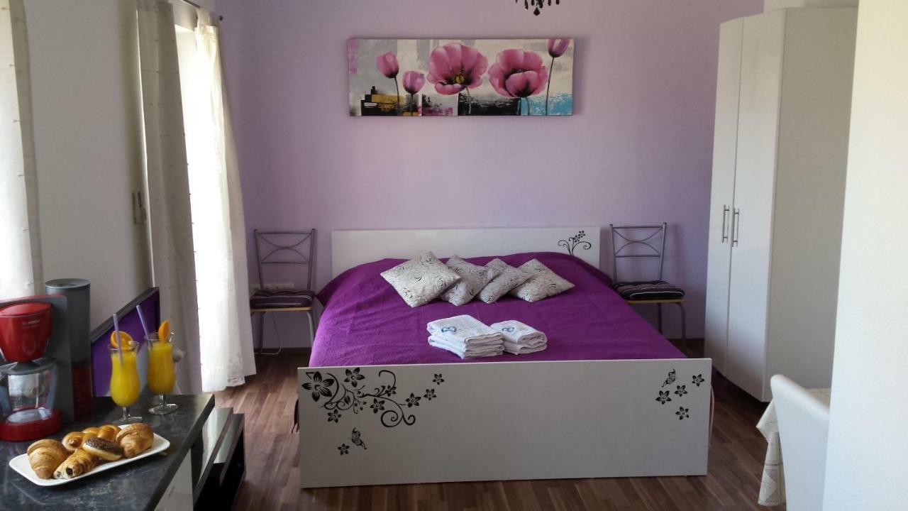 Apartments Lavanda Biograd Na Moru Bagian luar foto