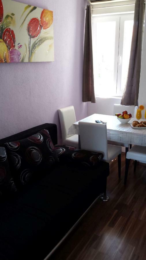 Apartments Lavanda Biograd Na Moru Bagian luar foto