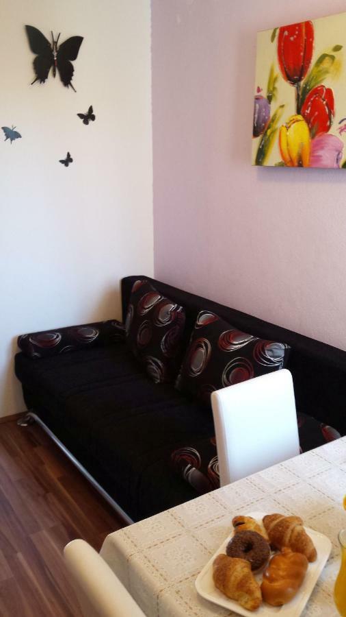 Apartments Lavanda Biograd Na Moru Bagian luar foto