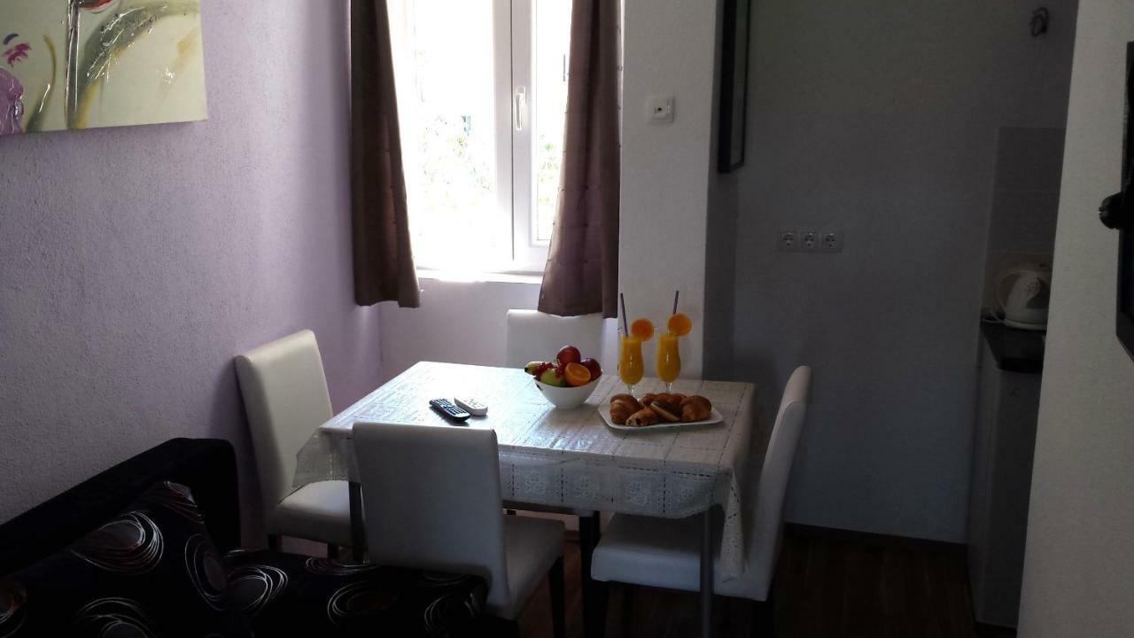 Apartments Lavanda Biograd Na Moru Bagian luar foto