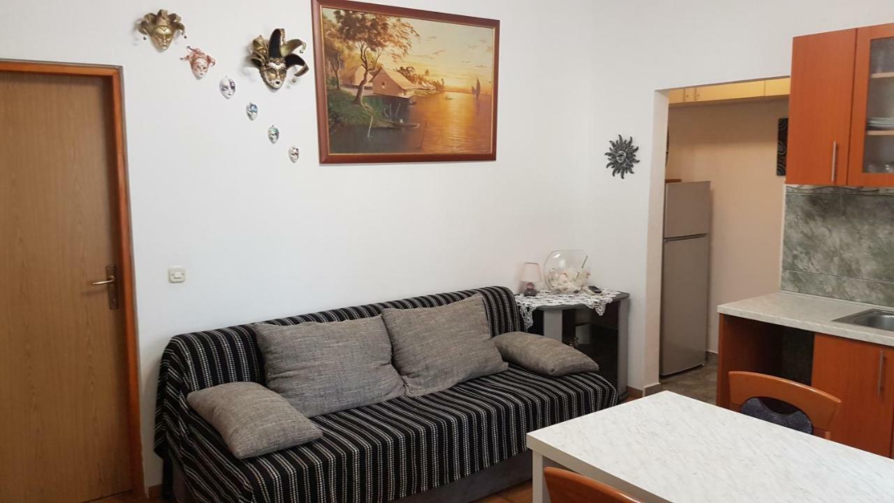 Apartments Lavanda Biograd Na Moru Bagian luar foto